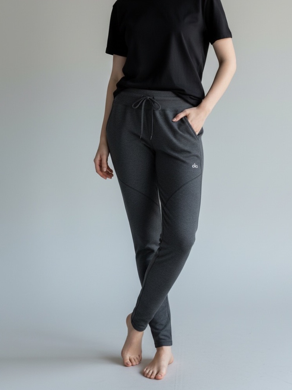 ALO Yoga Alosoft Lounge Joggers Anthracite Small RETAIL $168